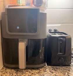 Air fryer and Toaster