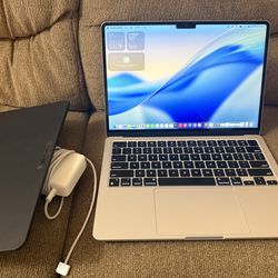 2022/2023 MacBook Air 13”, M2 ,16GB, 256gb , Excellent