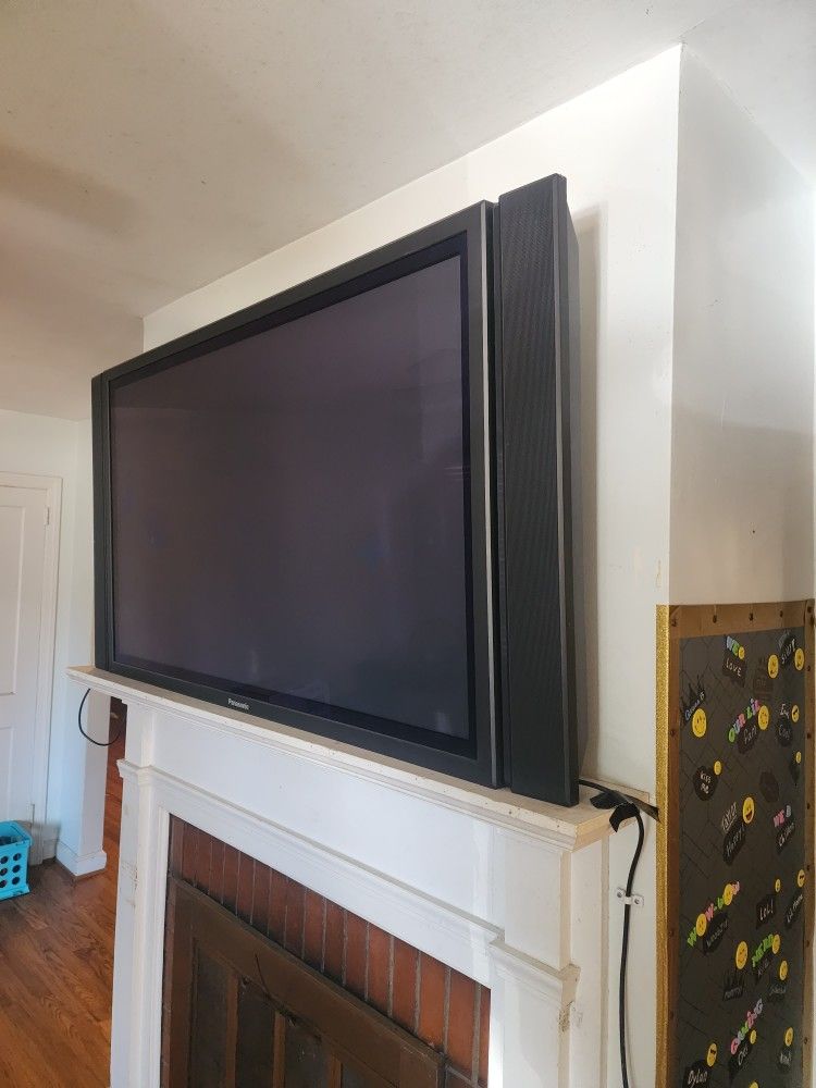 58' Panasonic Plasma HDTV w/TY-SP58P10WK SPEAKERS