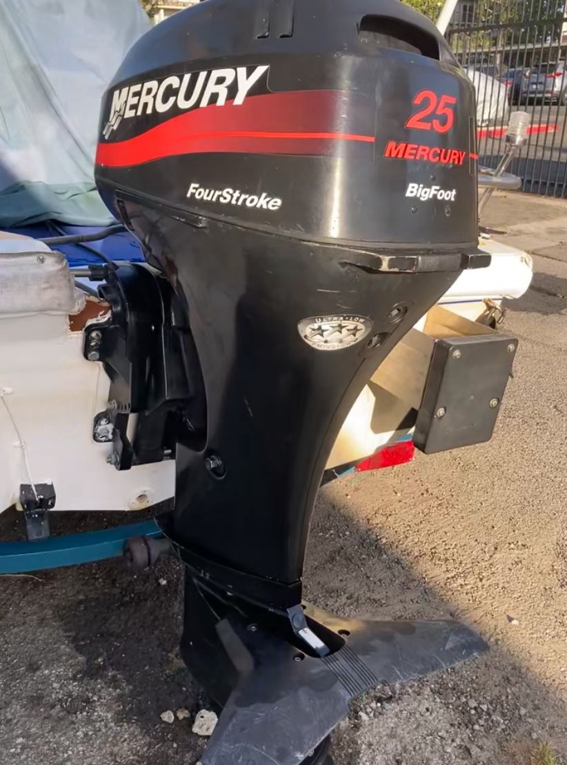2003 Mercury 25 HP 4 stroke, complete power trim. $1995 in excellent condition