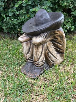 Statue concrete Pancho