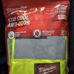 Milwaukee L/XL safety Vest 9 Pockets 