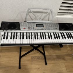 Piano Keyboard 