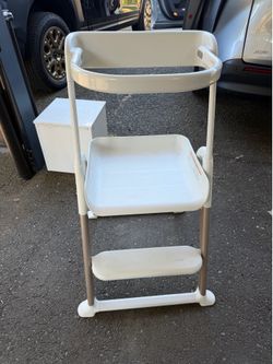 Toddler tower