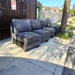 Sofa Free