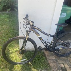 HARO Flightline 29 Sport Mountain Bike