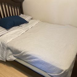 Full Size bed w/ Mattress 