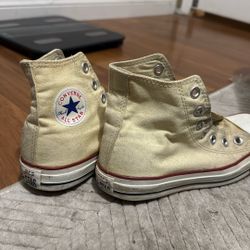 Pearl Colored Converse Women’s Size 6 / Men’s Size 4