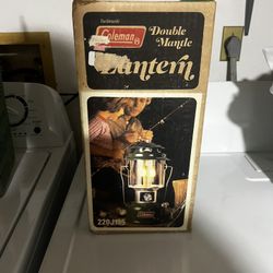 Coleman Lantern 1981 220J195 Double Mantle- New In Box