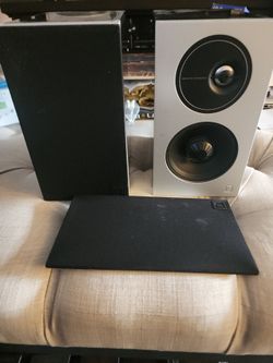 Definitive technology speakers D9