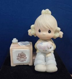 Vintage 1983 Precious Moments Figurine 4.5" tall