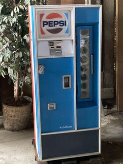1970’s Pepsi Bottle Vending Machine