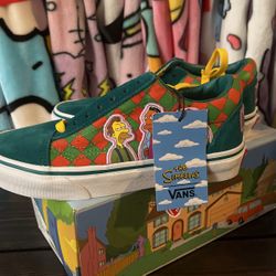 Simpsons van size 5 women 3 1/2 boys