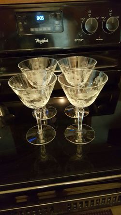 Set of 4 Pretty Etched Cocktail Glasses