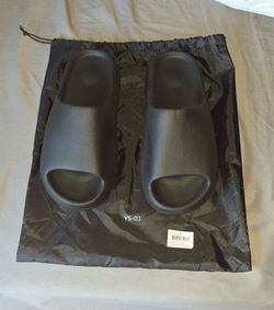 Yeezy Slides Black