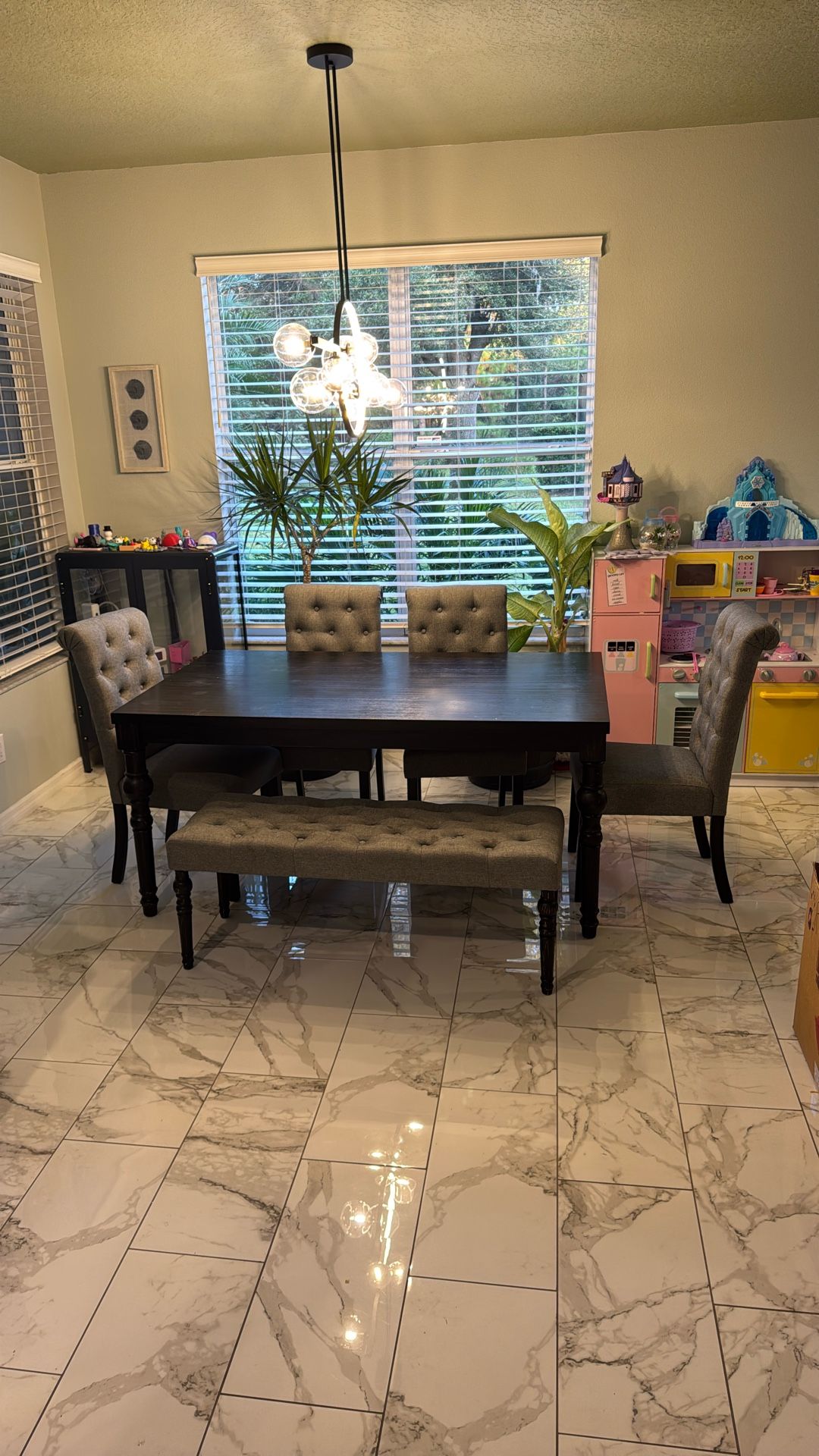 Dining room Table Set PLEASE READ DESC.