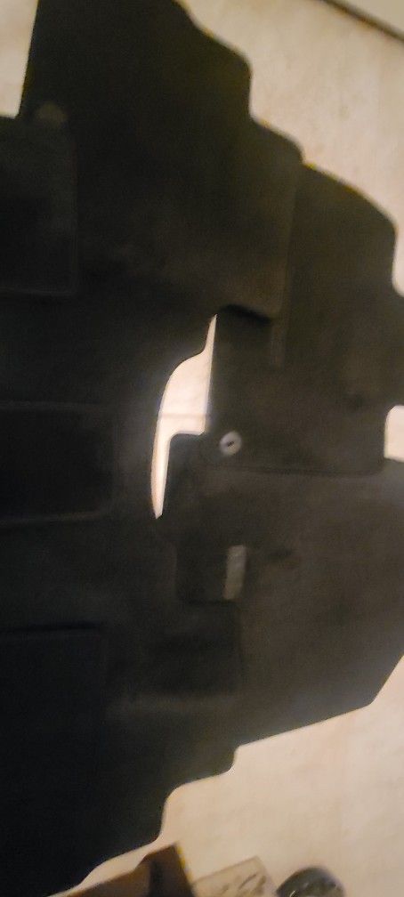 Kia Telluride 4 black carpet floor mats Brand new never been used skull number s9f14au100, for years 2023-2025
$150 obo