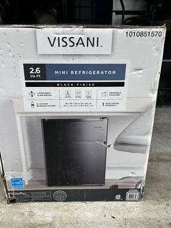 Vissani 2.6 Cu. Ft. Mini Refrigerator Black
