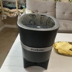 Automatic Pet Feeder