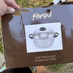 Parini 6-quart stainless steel pasta pot. 