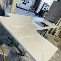 quartz , granite & marble countertops 