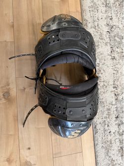 Football Shoulder pads Schutt