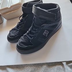 DC Shoes Youth Skating High Tops Good Condition 