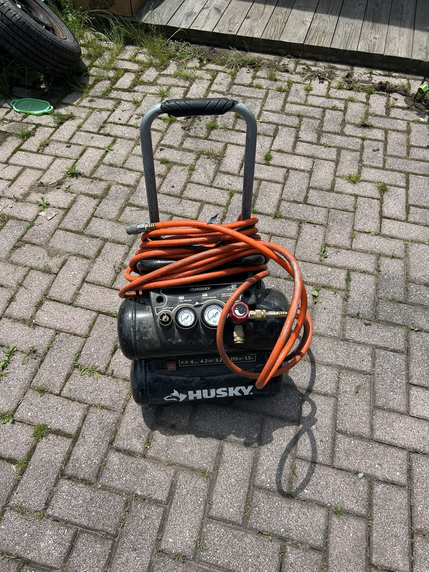 Husky 4gal 1.5hp compressor