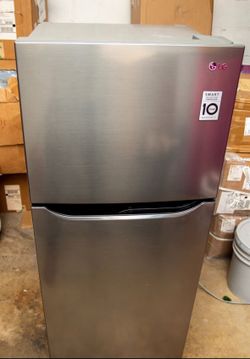 LG Top- Mount Refrigerator w/ LED lighting and Inverter Compressor Platinum Silver