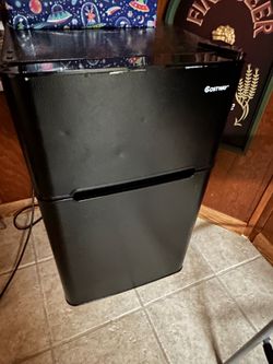 Costway EP22672BK 3.2 Cu. Ft. Mini Fridge