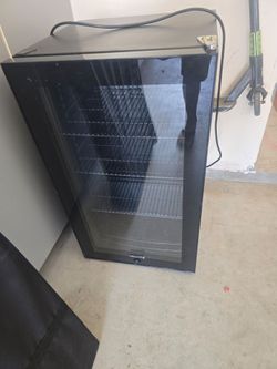 NewAir Beverage Refrigerator / Glass Door Cooler – Great Condition