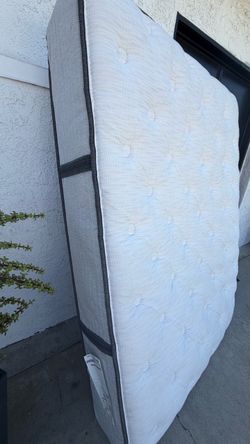 FULL SIZE BEAUTY REST Mattress PICK UP TODAY