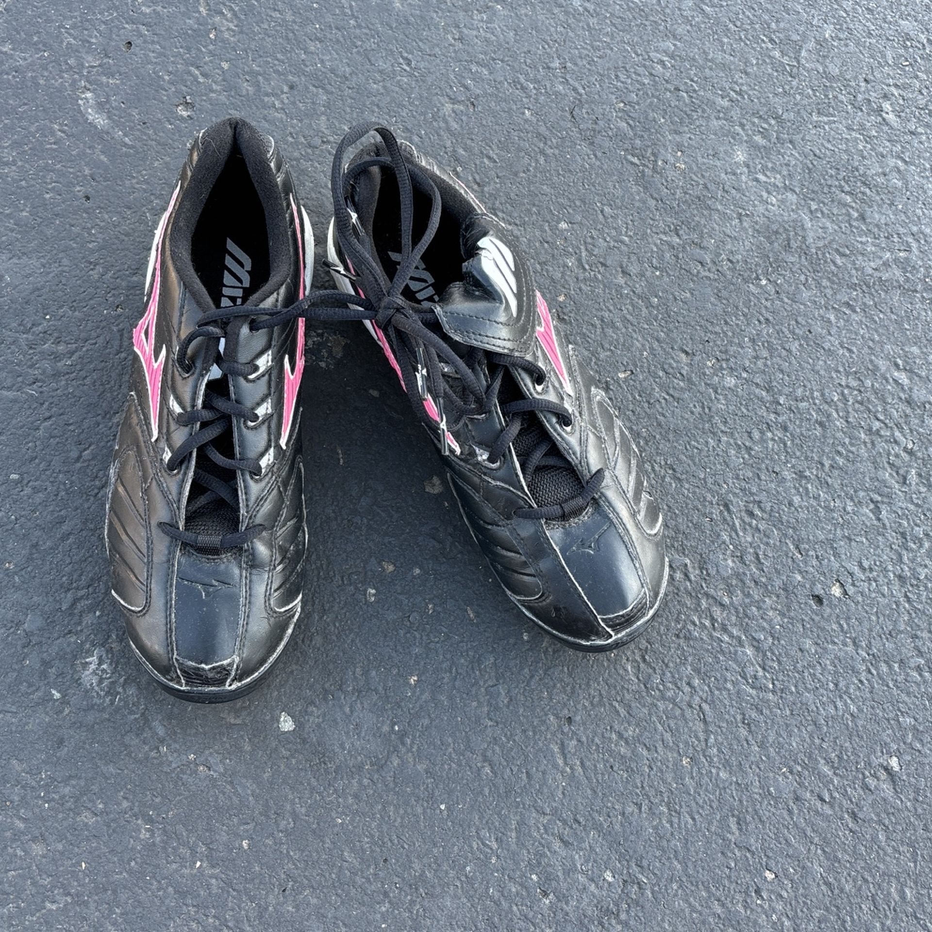 SOFTBALL/BASEBALL Ladies Shoes Size 9 MIZUNO