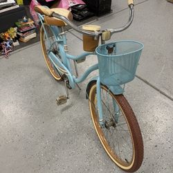 Women’s Cruiser Bike w/ Basket & Cup Holder – Excellent Condition
