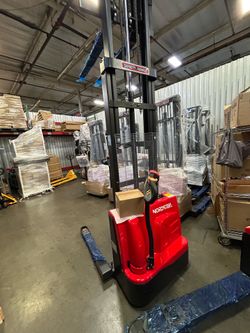New forklift stacker 135”H brand new