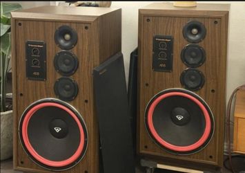 Cerwin Vegas speakers AT15