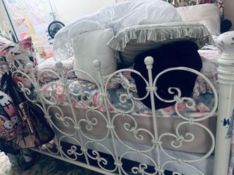 Full metal bed frame w full box only