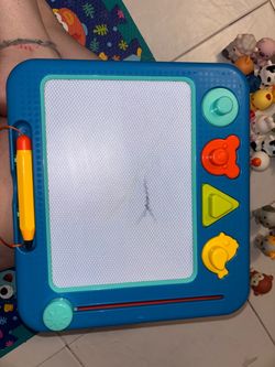 Drawing board with drawing magnets