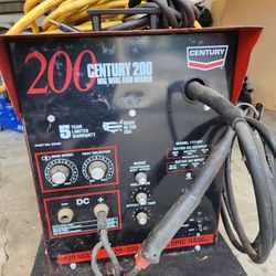 Century 200 220v Mig Welder 