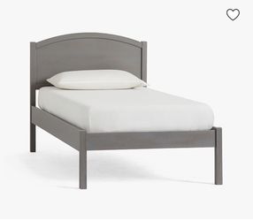 Pottery Barn kids Bed - Full, Mattress Included