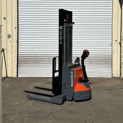 Toyota Stacker Forklift