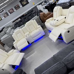 3pc Living Rrom Set with power recliners 🤍🤍🤍