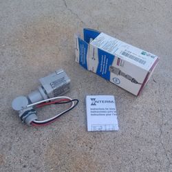 Intermatic Photocontrol ( 120 Volts 1800 Watt )