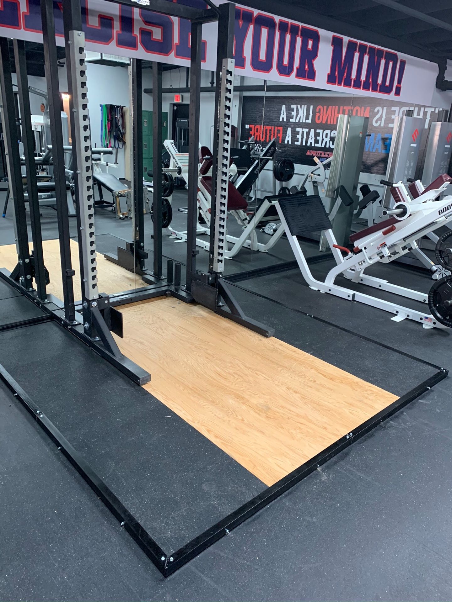 Weightlifting deadlifting powerlifting platform