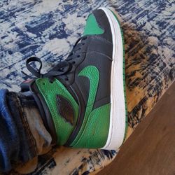 Jordan 1 Pine Green Size 7 M