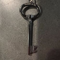 $350 VINTAGE Tiffany & Co. Key Necklace (Retail $600)