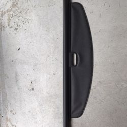 Black rear cargo security trunk cover retractable
