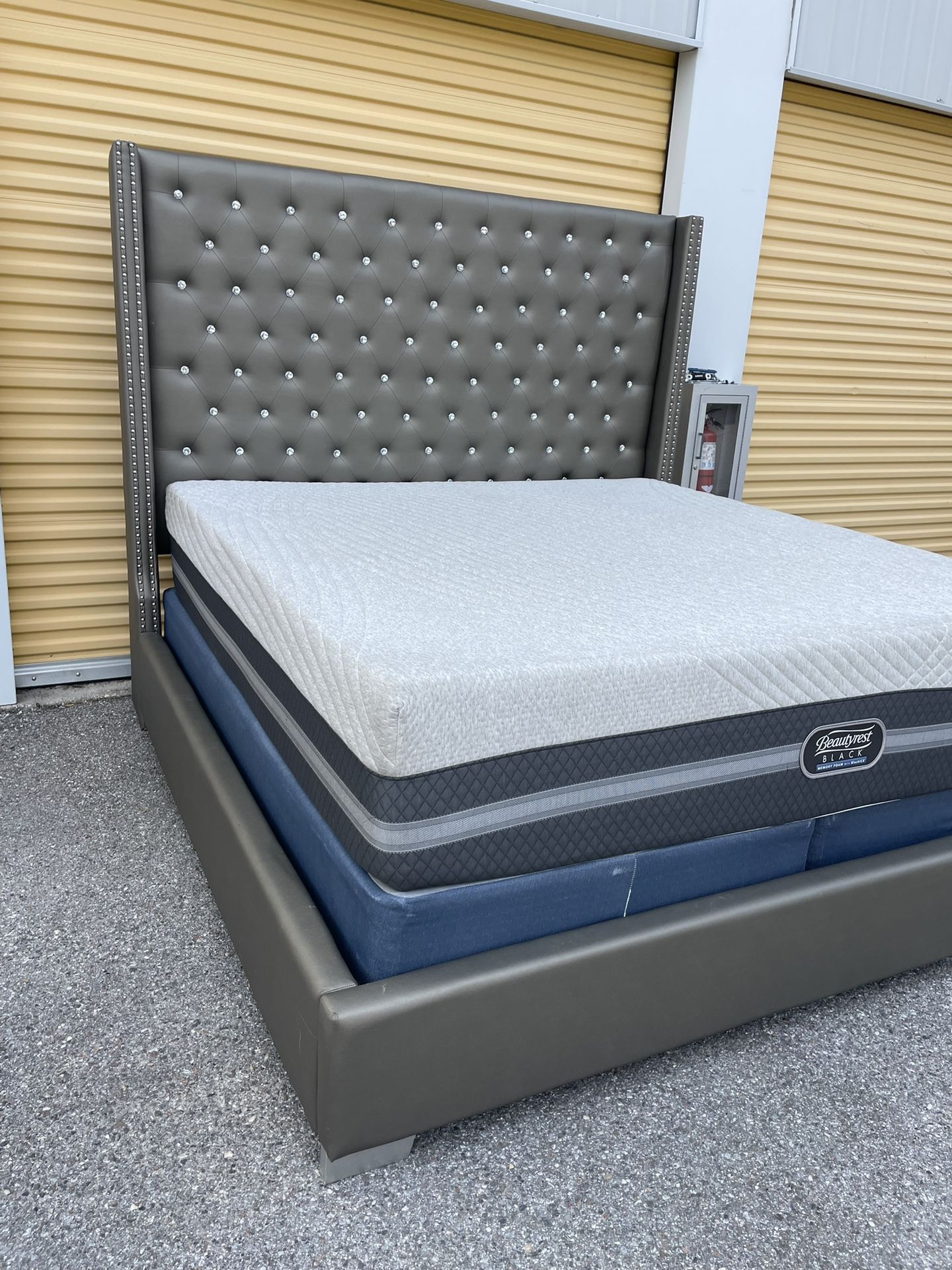 King Bed With Mattress