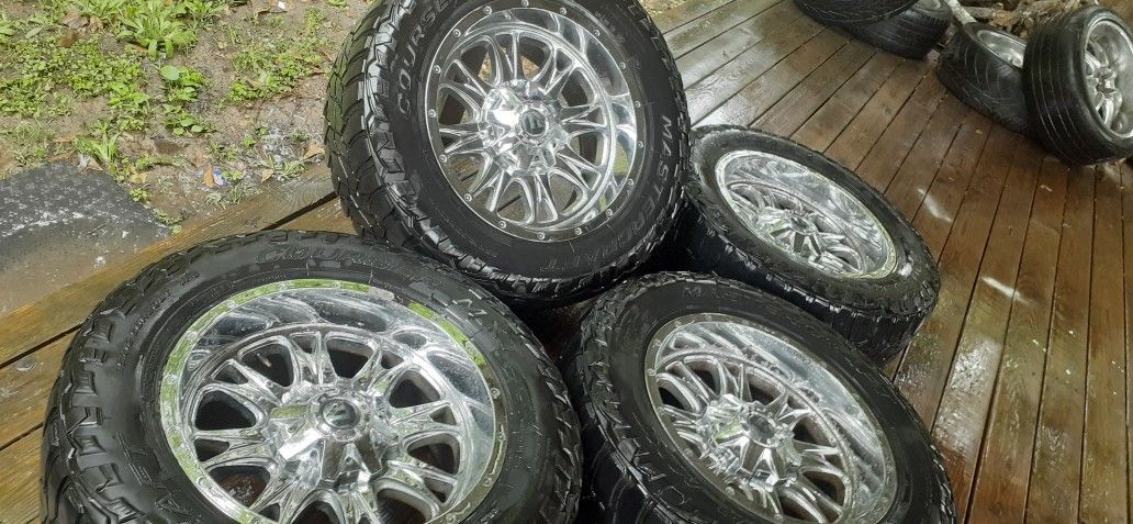 20 In 8 Lug Fuel Wheels Lug Pattern 8x160