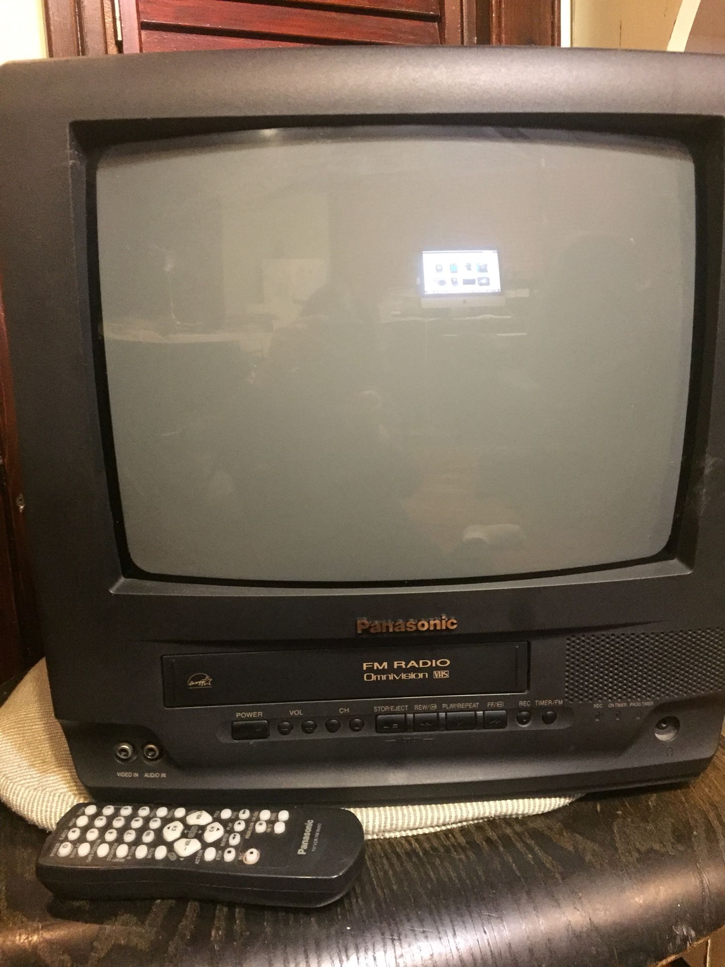 13” TV / VHS / FM radio Panasonic